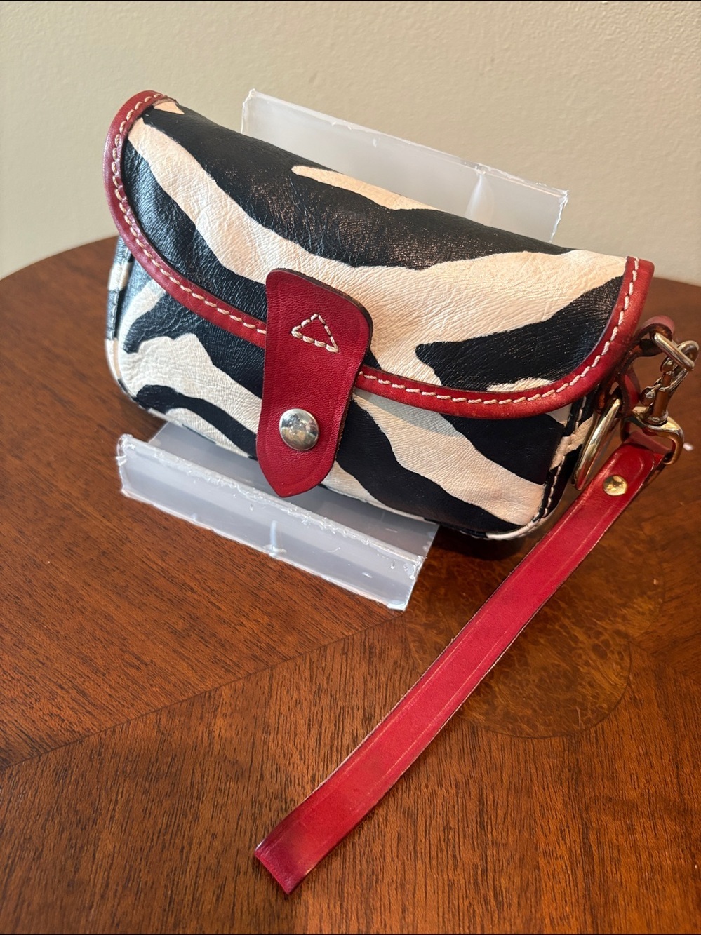 Dooney & Bourke wristlet clutch black/cream zebra stripe Leather/red trim - Picture 17 of 17